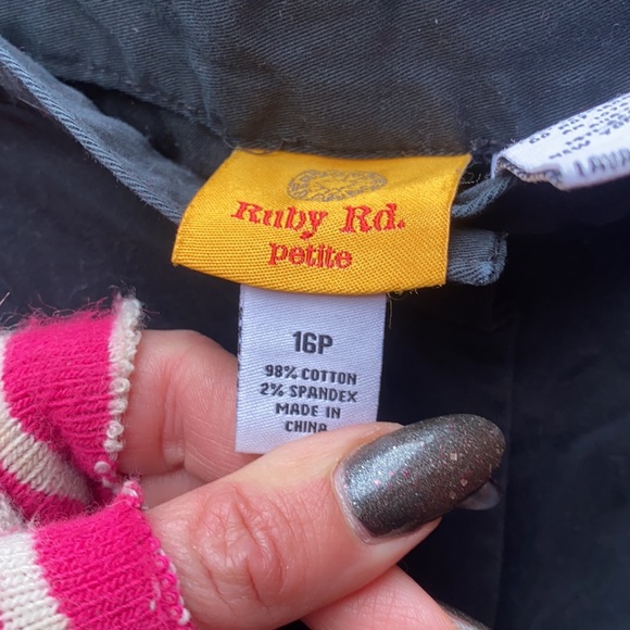 Ruby rd. Capris sz. 16 petite - Picture 3 of 4